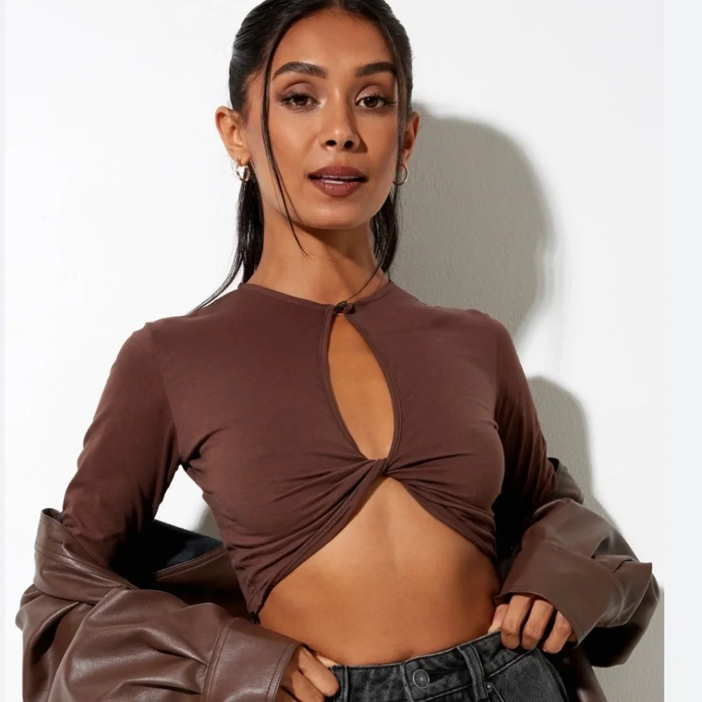 Motel Rocks ZEN Crop Top - Picture 4 of 4